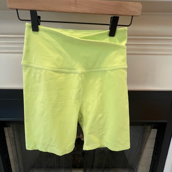 Beyond Yoga High Waisted Crossover Bike Shorts SpaceDye At Your Leisure Medium - Picture 6 of 7